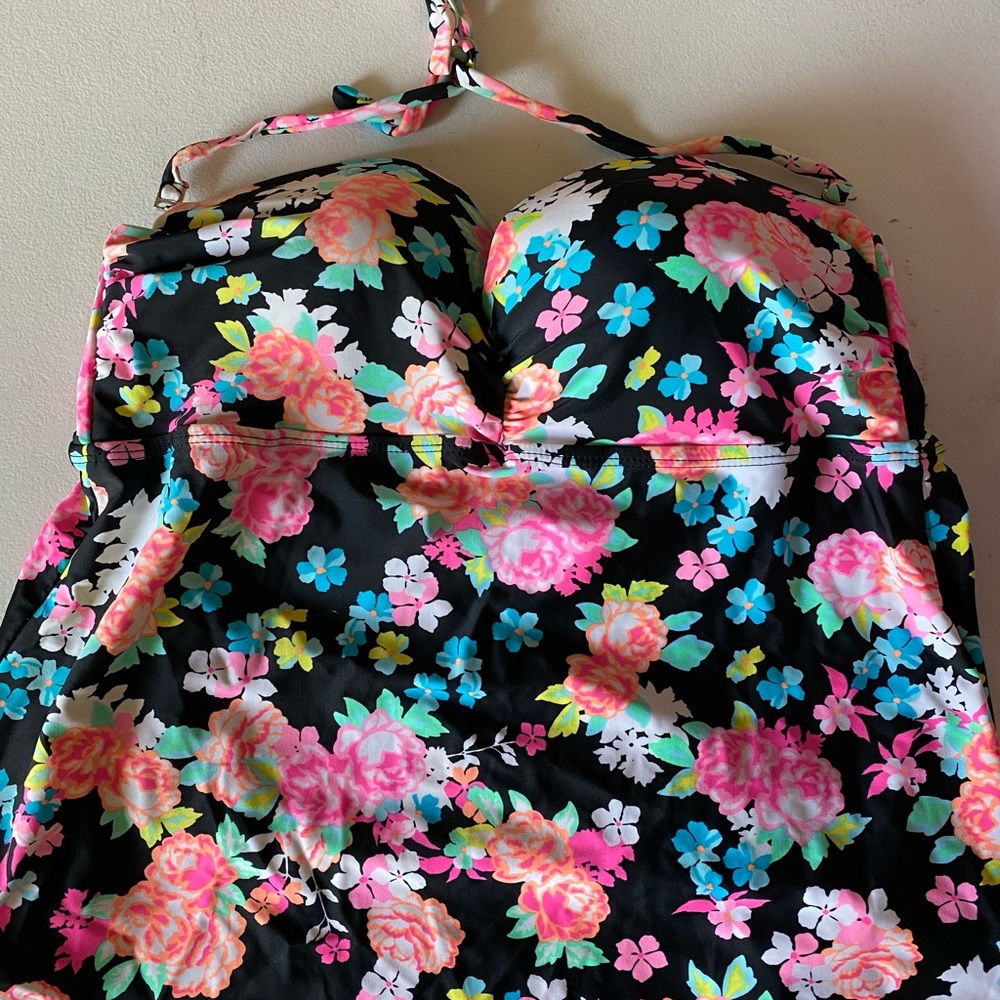 Black floral swim top